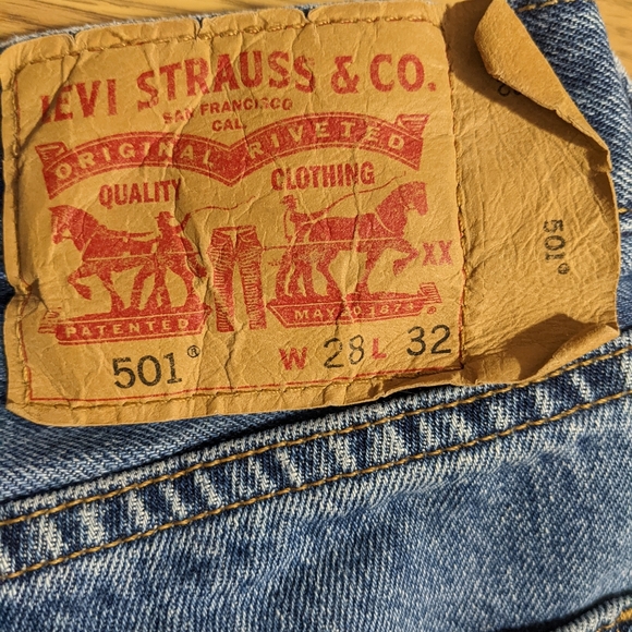 Levi's jeans - Picture 2 of 3